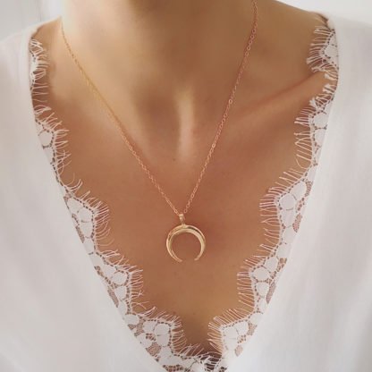 Collier corne lune dore