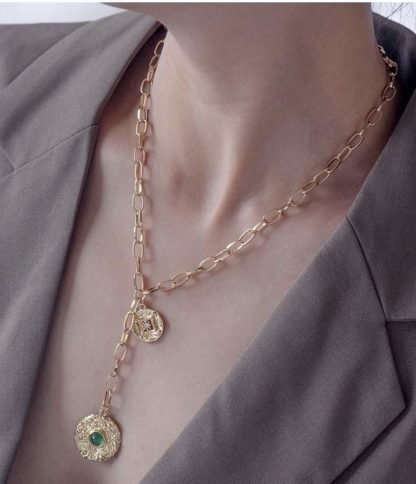 Collier tendance 2020 medaille verte femme