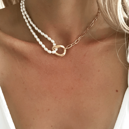 Collier ras de cou perles