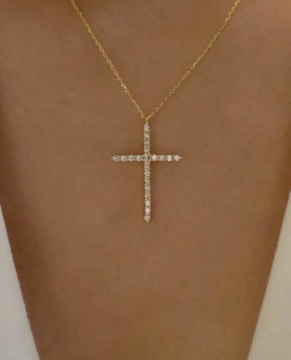 Collier chaine fine doree pendentif croix