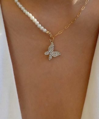 Collier ras de cou papillon perles blanches