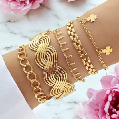 Lot de 6 bracelets dorés pour femme, bijoux fantaisie tendance avec manchette sculptée, maillons et pampilles trèfle